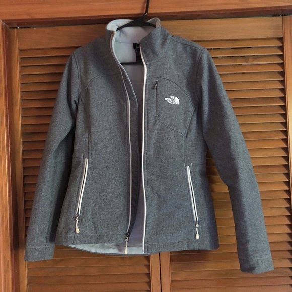 The North Face Hard Shell Jacket Small - Picture 1 of 2